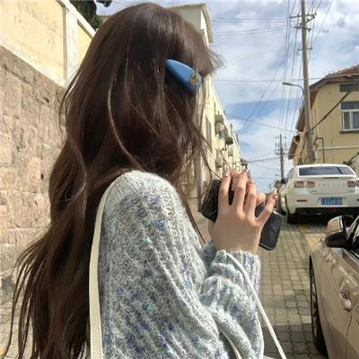 一个决定写连环杀手的作家的浅薄故事